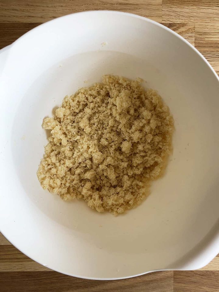 coconut crumble topping